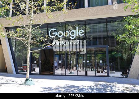 Ingresso del nuovo quartier generale di Google su Kings Boulevard, a Kings Cross, chiamato Platform 37, nel nord di Londra, Regno Unito. Foto Stock