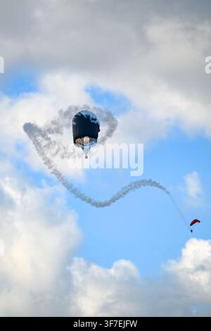 Mongolfiere fotografate durante l'ascesa mattutina del 9 agosto della Bristol International Balloon Fiesta, riprese dall'Osservatorio di Clifton sopra Foto Stock