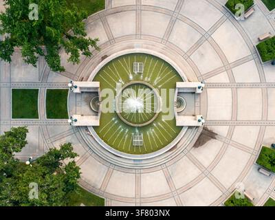 Vista dall'alto della fontana del Palazzo Legislativo del Manitoba Foto Stock