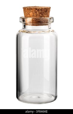Fialetta di vetro trasparente con tappo di sughero naturale isolata su bianco con percorso di ritaglio. Contenitore perfetto per spezie, cosmetici, materiali per il fai-da-te o campioni medici. Foto Stock