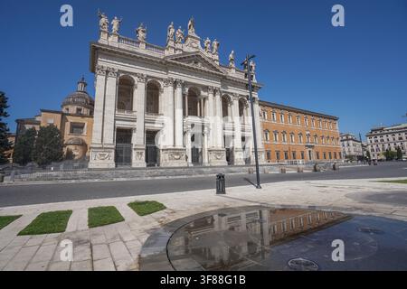 Facciata principale dell'Arcibasilica di San Giovanni in Laterano, Roma, Italia Foto Stock