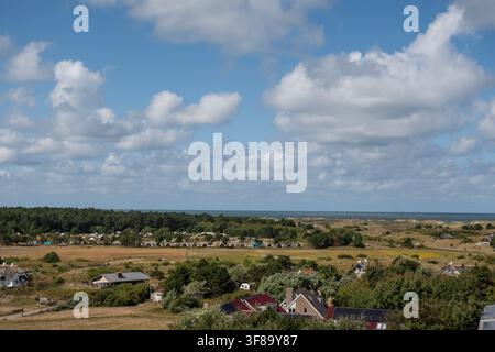 Vista aerea dell'isola olandese di Ameland nei Paesi Bassi scattata dalla cima del faro di Hollum Foto Stock