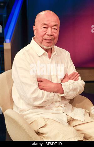 ABB/MAISCHBERGER- Ai Weiwei artista concettuale cinese ospite nella talk show televisiva ARD maischberger l'11 agosto 2026 a Berlino, Germania *** ABB MAISCHBERGER: Ai Weiwei, artista concettuale cinese, sarà ospite della talk show televisiva ARD *maischberger* l'11 agosto 2026 a Berlino, Germania Foto Stock