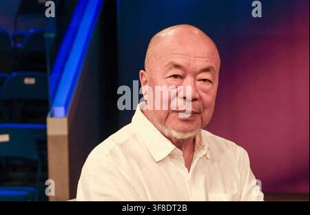 ABB/MAISCHBERGER- Ai Weiwei artista concettuale cinese ospite nella talk show televisiva ARD maischberger l'11 agosto 2026 a Berlino, Germania *** ABB MAISCHBERGER: Ai Weiwei, artista concettuale cinese, sarà ospite della talk show televisiva ARD *maischberger* l'11 agosto 2026 a Berlino, Germania Foto Stock