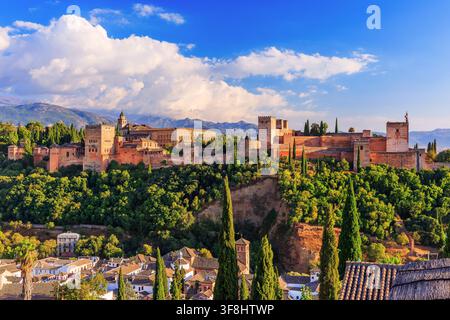 Alhambra di Granada, Spagna. Fortezza dell'Alhambra e quartiere dell'Albaicin Foto Stock