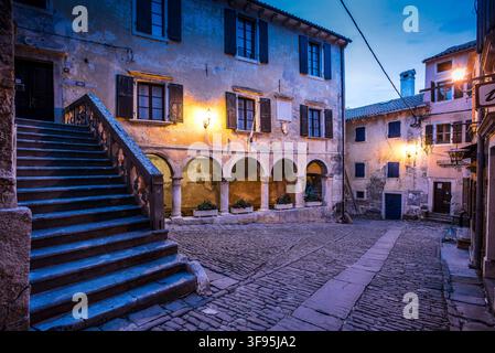 Croazia - Istria - Grisignana - Groznjan - Fonticus con loggia Foto Stock