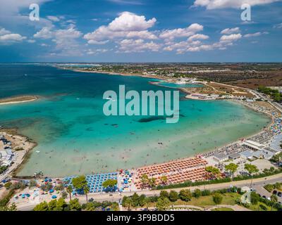 Veduta aerea della spiaggia sabbiosa di Sant Isidoro a Nardo, Puglia, Italia. Foto Stock