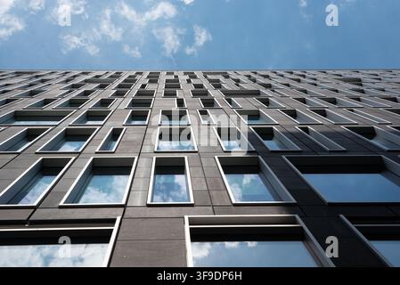Edificio S2 su Handyside street, Lewis Cubitt park, Kings Cross, Londra, Regno Unito Foto Stock