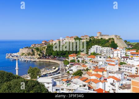 Vista panoramica sulla bellissima città di Ulcinj, Montenegro Foto Stock