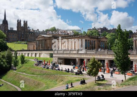 Vista della National Gallery di Edimburgo, Scozia, Regno Unito Foto Stock