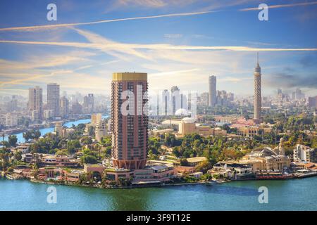 Vista aerea dell'isola di Gezira sul Nilo al tramonto, il Cairo, Egitto Foto Stock