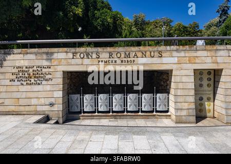 Vrnjacka Banja, Serbia - 15 agosto 2026: Fons Romanus, una sorgente romana storica a Vrnjacka Banja, Serbia, una delle sorgenti di acqua minerale della città. Foto Stock