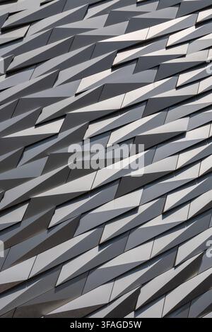 Primo piano del muro del Museo Titanic, Belfast, Irlanda del Nord Foto Stock