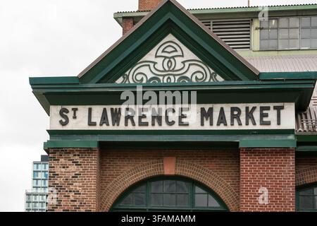 Il Mercato di St. Lawrence a Toronto, Ontario, è un mercato pubblico storico e una pietra angolare della scena culinaria della città. Questo edificio, caratterizzato Foto Stock