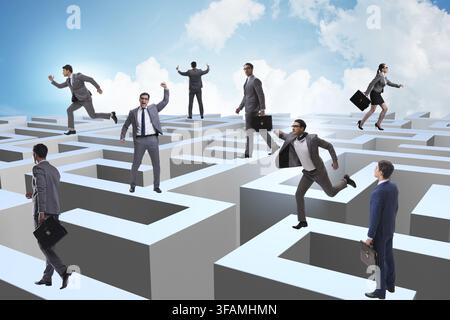 Gli uomini d'affari che cercano di fuggire dal labirinto Foto Stock