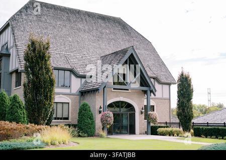 Esterno elegante del clubhouse del Deer Creek Golf Club Foto Stock