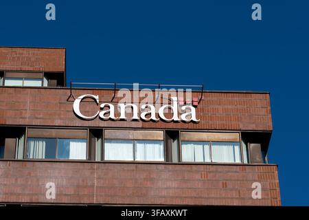 Edificio Joseph Shepard (Edificio del Governo del Canada) su Yonge Street a North York, Toronto, Ontario, Canada Foto Stock