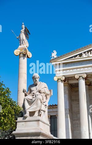 La facciata dell'Accademia di Atene, edificio neoclassico Foto Stock