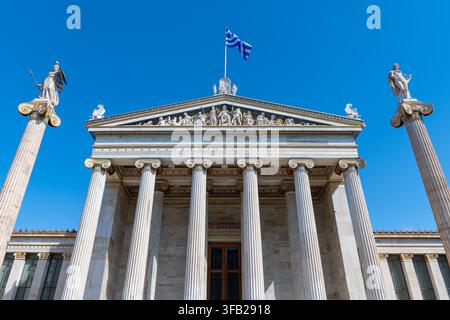 La facciata dell'Accademia di Atene, edificio neoclassico Foto Stock