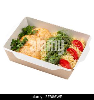 Cotoletta di pollo con bulgur e scatola di verdure Foto Stock