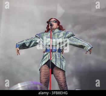 Londra, UK. 22 agosto 2026. Rosie May Hudson-Edmonds, conosciuta professionalmente come Rose Gray, si esibisce all'All Points East, supporto per Lorde Londra uk 23rf agosto 2026 Credito: Ray Hill / Alamy Live News/Alamy Live News Foto Stock