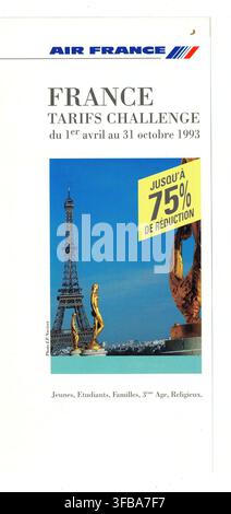 Un poster di Air France che promuove l'offerta "Tarifs Challenge" in Francia, con sconti fino al 75% per vari gruppi, tra cui giovani, studenti, famiglie, persone della terza età e gruppi religiosi, dal 1° aprile al 31 ottobre 1993, di Jean-François Bauret, fotografo francese. Foto Stock