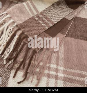 Prima di uno sciarpa a quadri in tartan Foto Stock