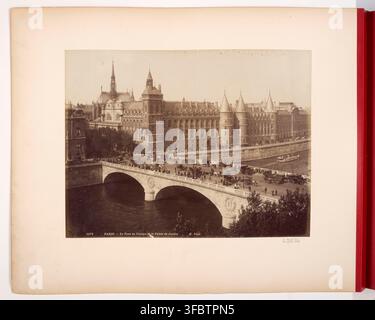 Il Pont au Change e il Palais de Justice a Parigi, Francia, alla fine del XIX secolo, un fotografo spagnolo. Foto Stock