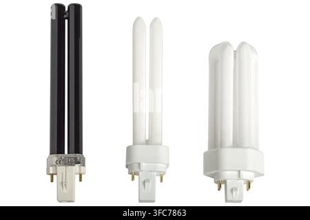 Lampade fluorescenti compatte. Lampadina nera ultravioletta (UV). Isolata su sfondo bianco Foto Stock