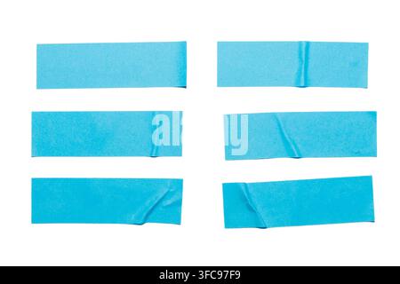 Set di sei etichette adesive di carta blu isolate su uno sfondo bianco. Foto Stock