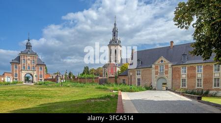 Norbert Gate, casa del provvisorato e chiesa di Giovanni Evangelista all'Abbazia Premonstratense di Park / Abdij van Park, Heverlee, Brabante Fiammingo Belgio Foto Stock