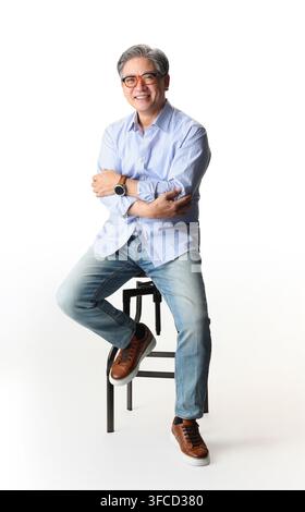 anziano, uomo, attivo, ritratto, fiducia, stile di vita, coreano, sorridente, casual, sano Foto Stock