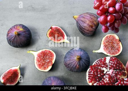 Frutti freschi misti. Sfondo di frutti gustosi con molti frutti. Set di frutti. Foto Stock
