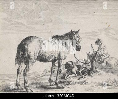 Cavallo legato a un palo, Cavalli, stampa, Un cavallo è legato a un palo. Un cane giace vicino al viola. In lontananza un cavaliere a cavallo con una frusta., incisore: Dirk Stoop, Utrecht, editore: Clement de Jonghe (forse), Amsterdam, 1651, carta, incisione, altezza 150 mm x larghezza 193 mm, cavalli e animali affini., Un disegno a linee in bianco e nero che mostra un grande cavallo in piedi con il posteriore rivolto verso lo spettatore e la testa leggermente girata di lato, un cavallo o pony più piccolo accanto a una figura seduta che indossa un cappello e tiene un bastone, e un cane sdraiato a terra tra gli animali, il tutto su un dolce Foto Stock
