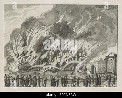 Incendio nel Deposito Navale Nazionale ad Amsterdam, 1791, stampa, Grande incendio nel Deposito Navale Nazionale ad Amsterdam il 6 luglio 1791. Si stanno facendo tentativi per spegnere l'incendio dalle barche sull'acqua., incisore, Paesi Bassi settentrionali, carta, acquaforte, incisione, acquaforte e incisione, prova prima della lettera, altezza 202 mm x larghezza 238 mm, in fiamme, ardente, Incendio nel Deposito Navale Nazionale, Amsterdam, Deposito Navale Nazionale, Periodo, 1791-07-06., Un'incisione dettagliata in bianco e nero mostra una scena fluviale con un grande gruppo di persone in piedi lungo una ringhiera sul lungofiume Foto Stock