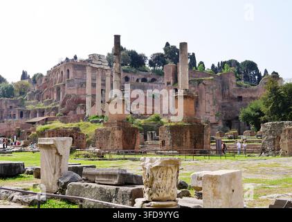 Tempio dei Dioscuri Foro Romano/Forum Romanum/Foro Romano, Roma, Lazio, Italia, aprile 2024 Foto Stock