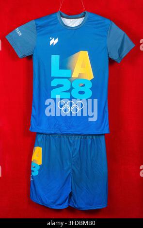 ZhongShan GuangDong Cina-12 aprile 2026: Maglia sportiva olimpica blu LA28 e pantaloncini di Sttler. Foto Stock