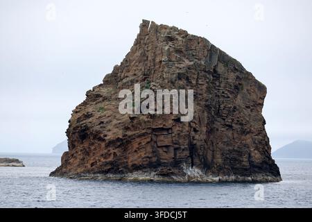 Le isole Madalena - Ilheu Deitado - tra Pico e Faial, Azzorre, Portogallo Foto Stock