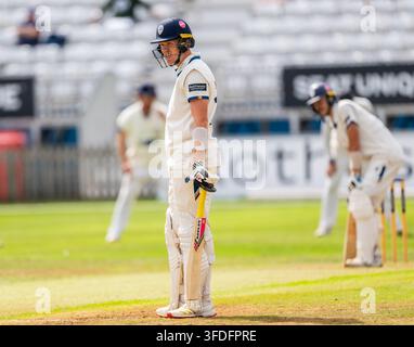 Will Rogers debutta per il Derbyshire in una partita del Campionato del Contea di Rothesay contro il Middlesex Foto Stock