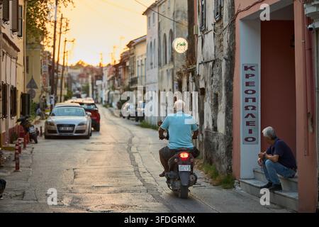 Corfù Grecia, strada Lefkimmi nel centro città Foto Stock