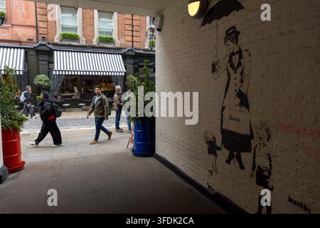 Londra, la vivace capitale dell’Inghilterra il 19 maggio 2026, unisce monumenti iconici, architettura storica, eredità reale e cultura di classe mondiale lungo il R Foto Stock