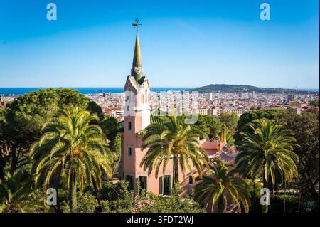 Casa e museo Gaudí, un edificio dove il famoso architetto Antoni Gaudí viveva e lavorava a Barcellona Foto Stock