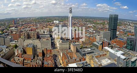 Panorama della skyline della città di Birmingham visto dall'alto, che mostra la BT Tower in mezzo a uno sviluppo commerciale, residenziale e storico denso del centro città. Foto Stock