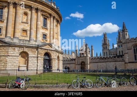 L'edificio Radcliffe Camera e il All Souls College, Oxford Foto Stock