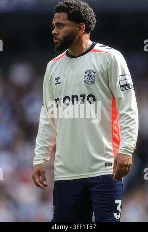 Jay Dasilva del Coventry City durante la partita di Premier League Manchester City contro Coventry City all'Etihad Stadium, Manchester, Regno Unito il 5 settembre 2026 (Foto di Mark Cosgrove/News Images) Foto Stock
