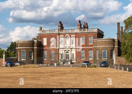 Elevazione frontale del Ranger's House nel Greenwich Park, Londra, Regno Unito. Un'elegante casa georgiana in mattoni rossi. Foto Stock