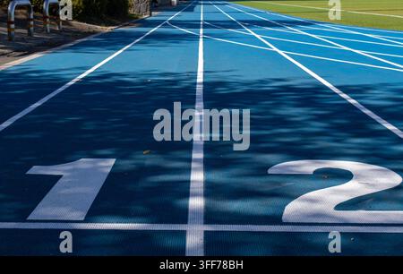 Vialette di partenza uno e due per concetto di gara e competizione Foto Stock