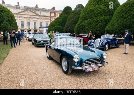 Concorso di Eleganza 2026 al Hampton Court Palace Londra UK Foto Stock