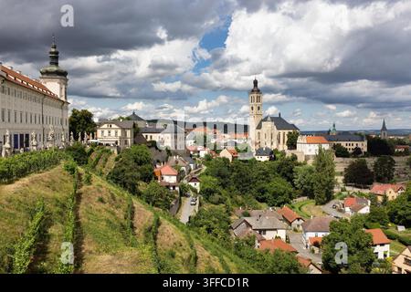 Paesaggio urbano di Kutna Hora, vista dalla Chiesa di Santa Barbara , sito patrimonio mondiale dell'UNESCO, Repubblica Ceca Foto Stock