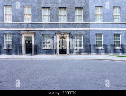 Londra, Regno Unito. Downing Street quando è vuota, con vista sul numero 10. Foto Stock